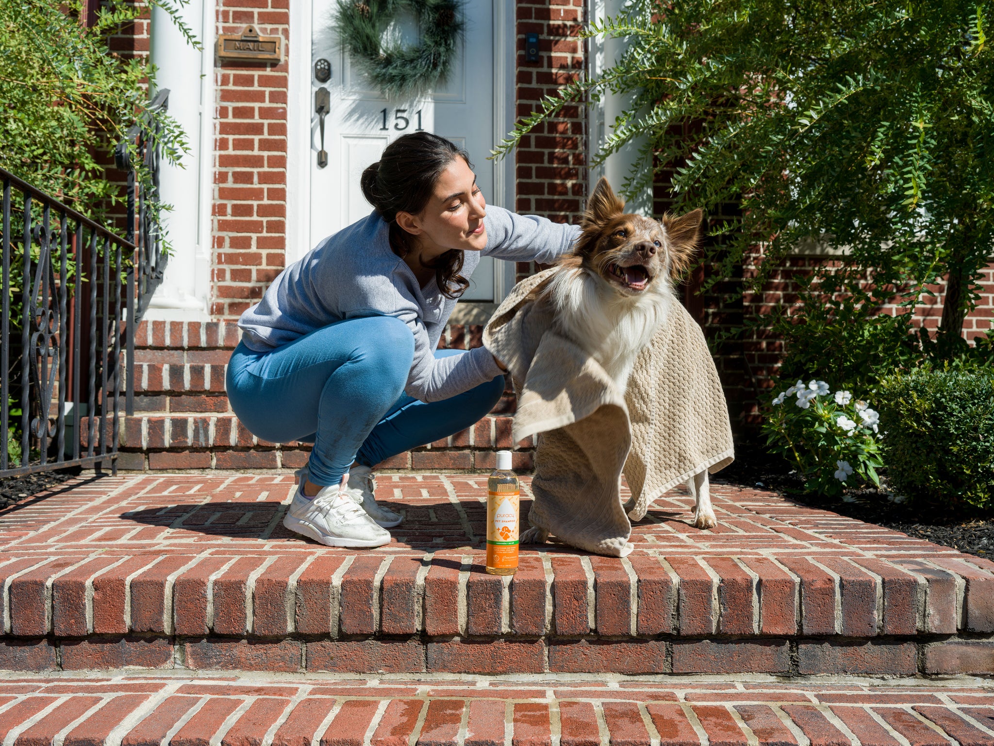 Can You Bathe a Dog With Human Shampoo: Risks & Safe Alternatives