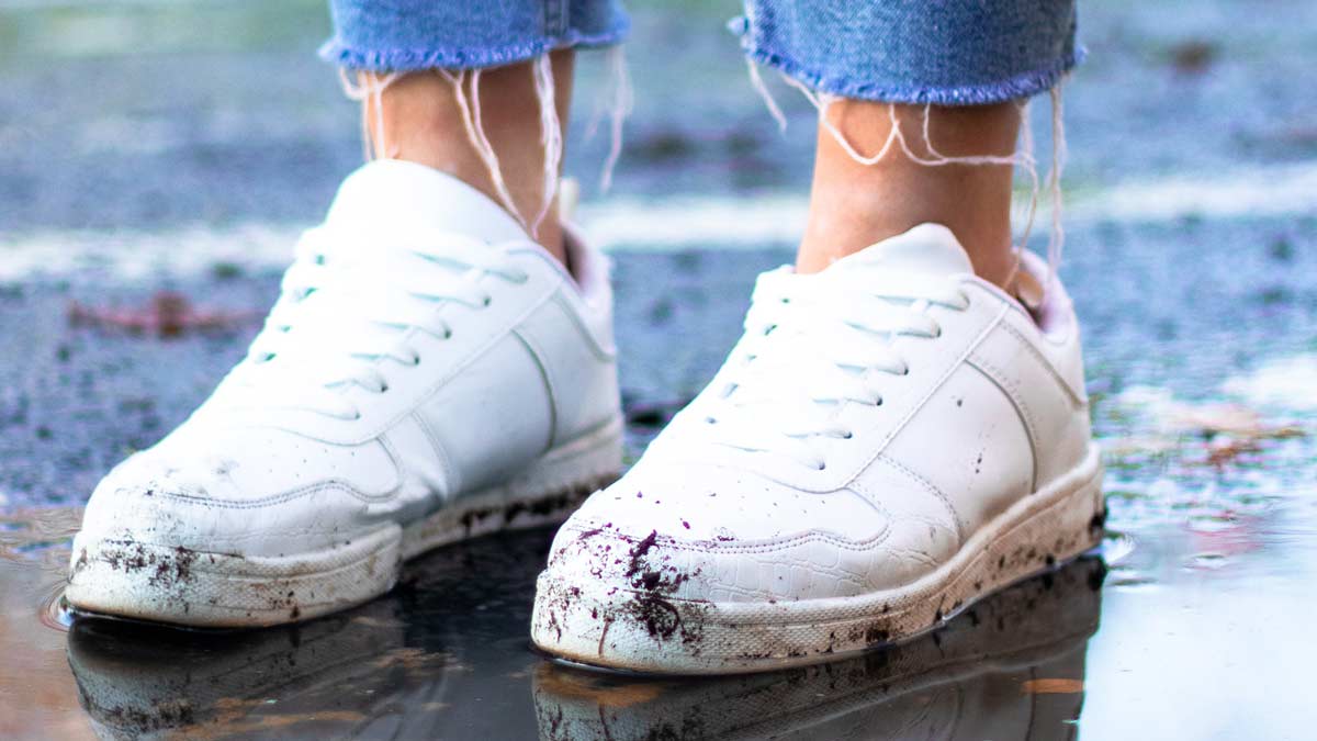 how to wash sneakers
