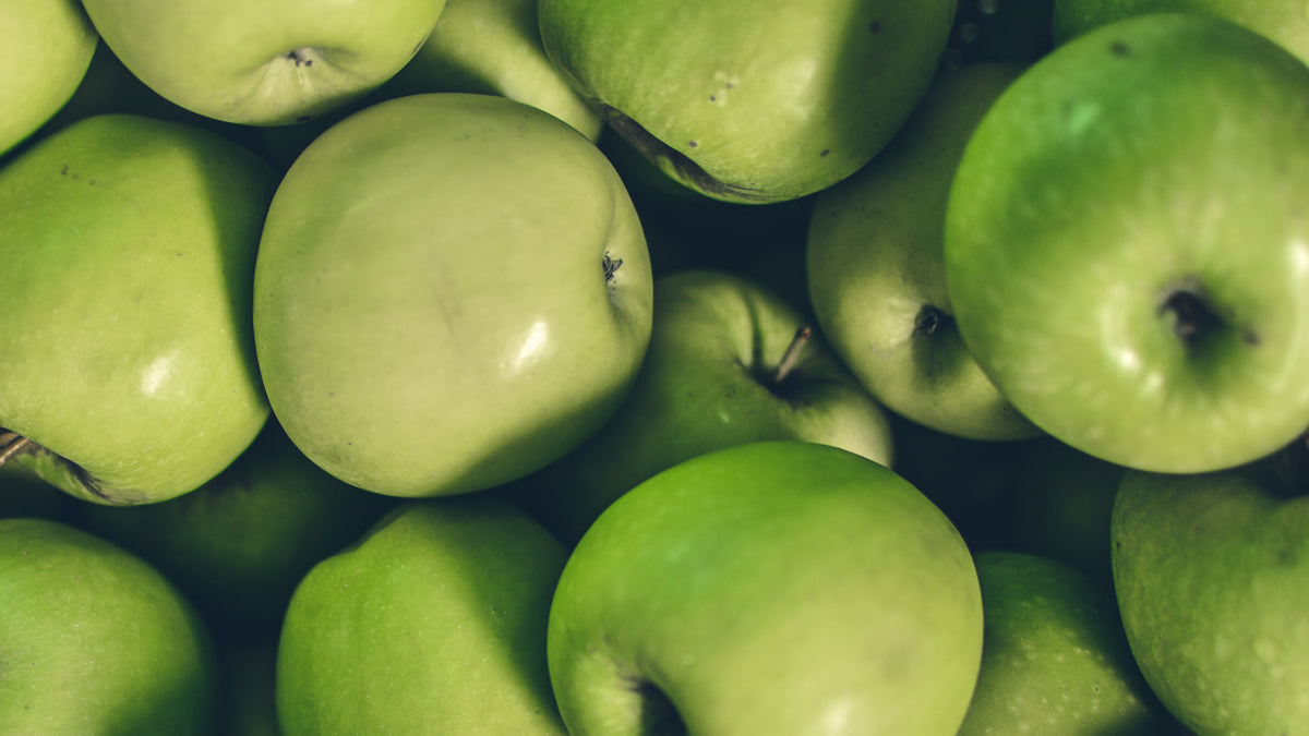 Pyrus Malus Fruit Extract is derived from apples