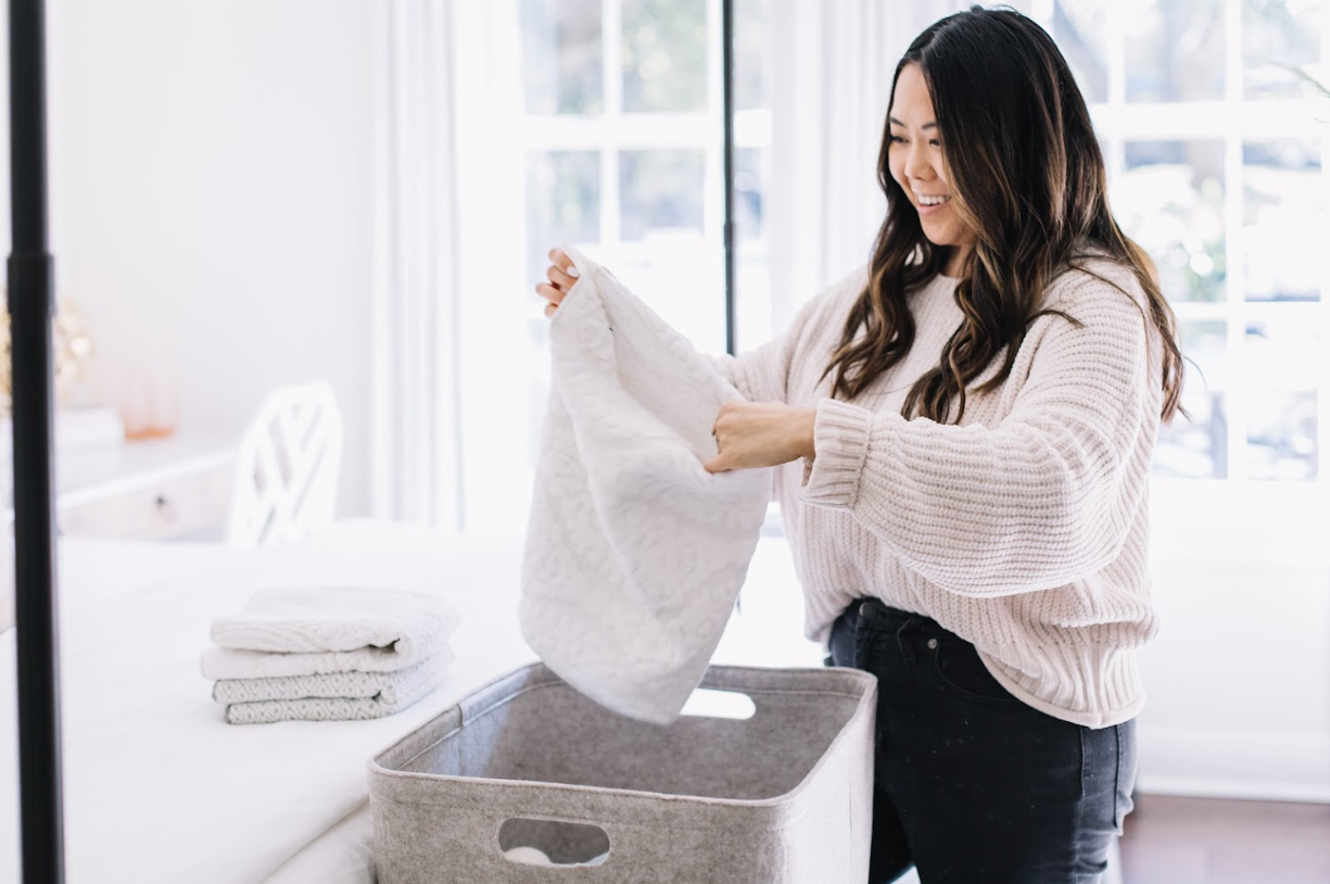 How to Safely Mix Laundry Detergent and Bleach