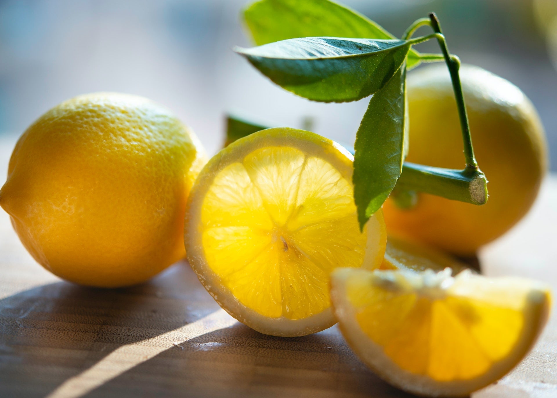How to Clean A Microwave With Lemon