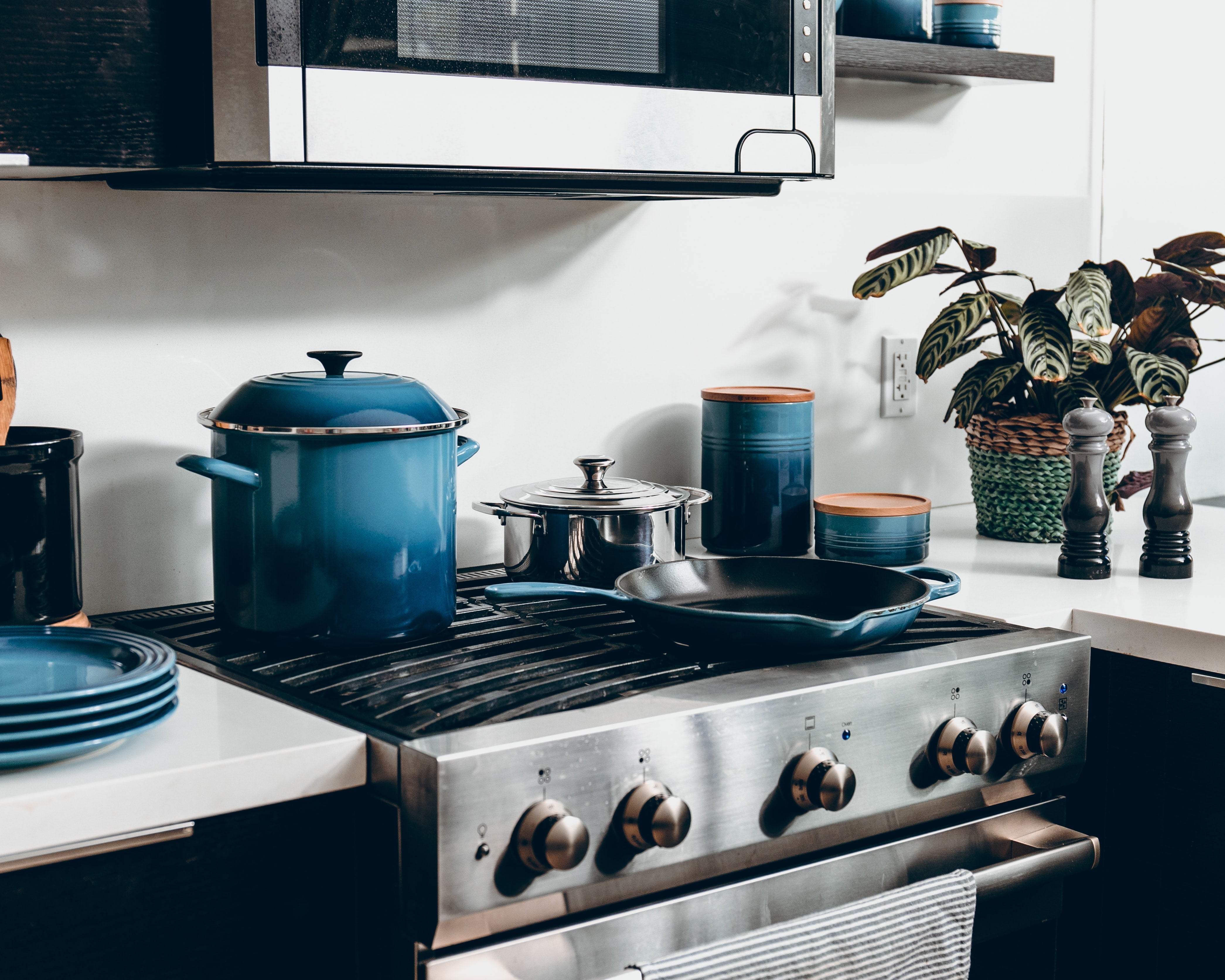 How to Effectively Clean a Gas Oven