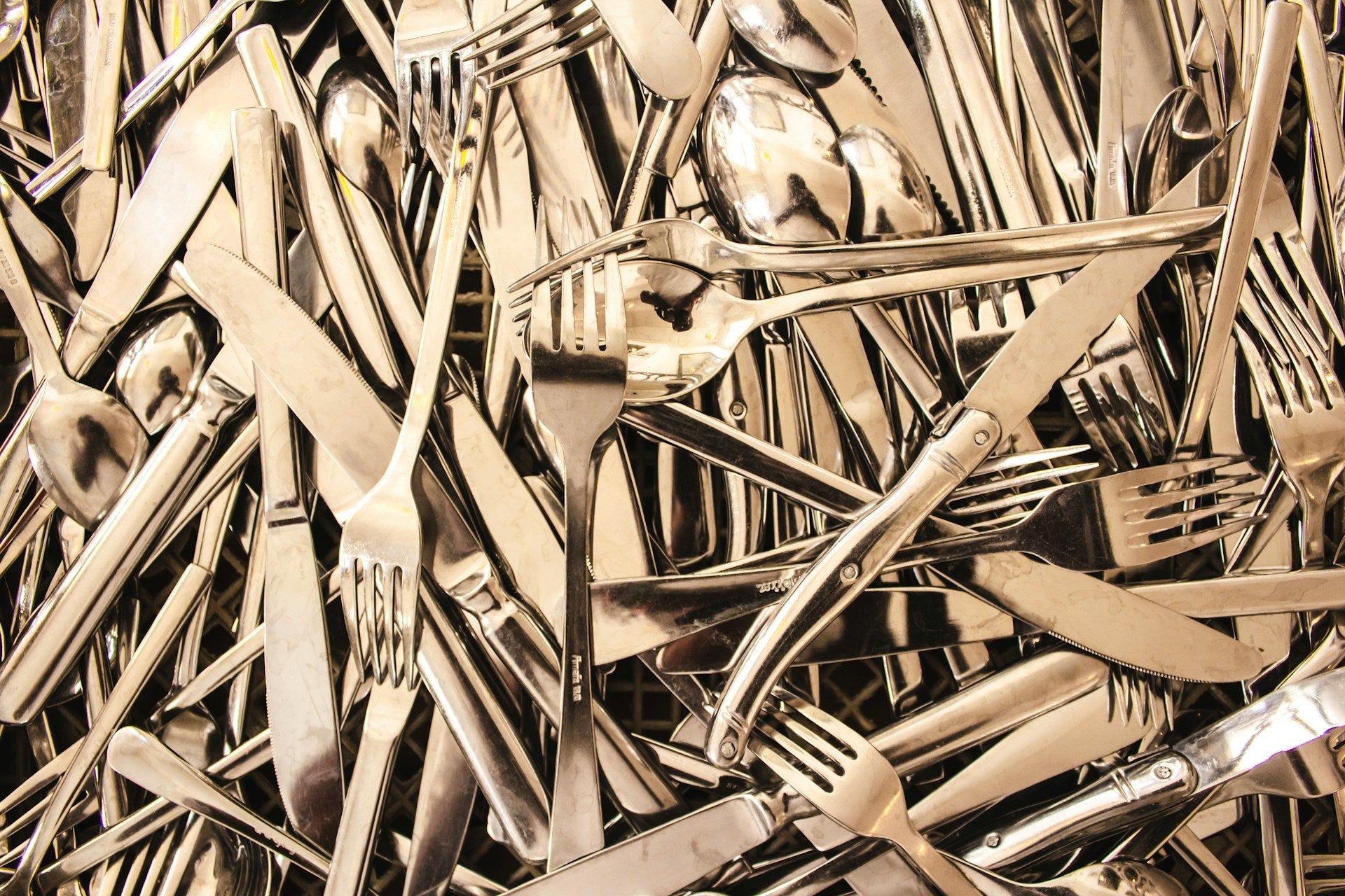 How to Clean Stainless Steel with Vinegar