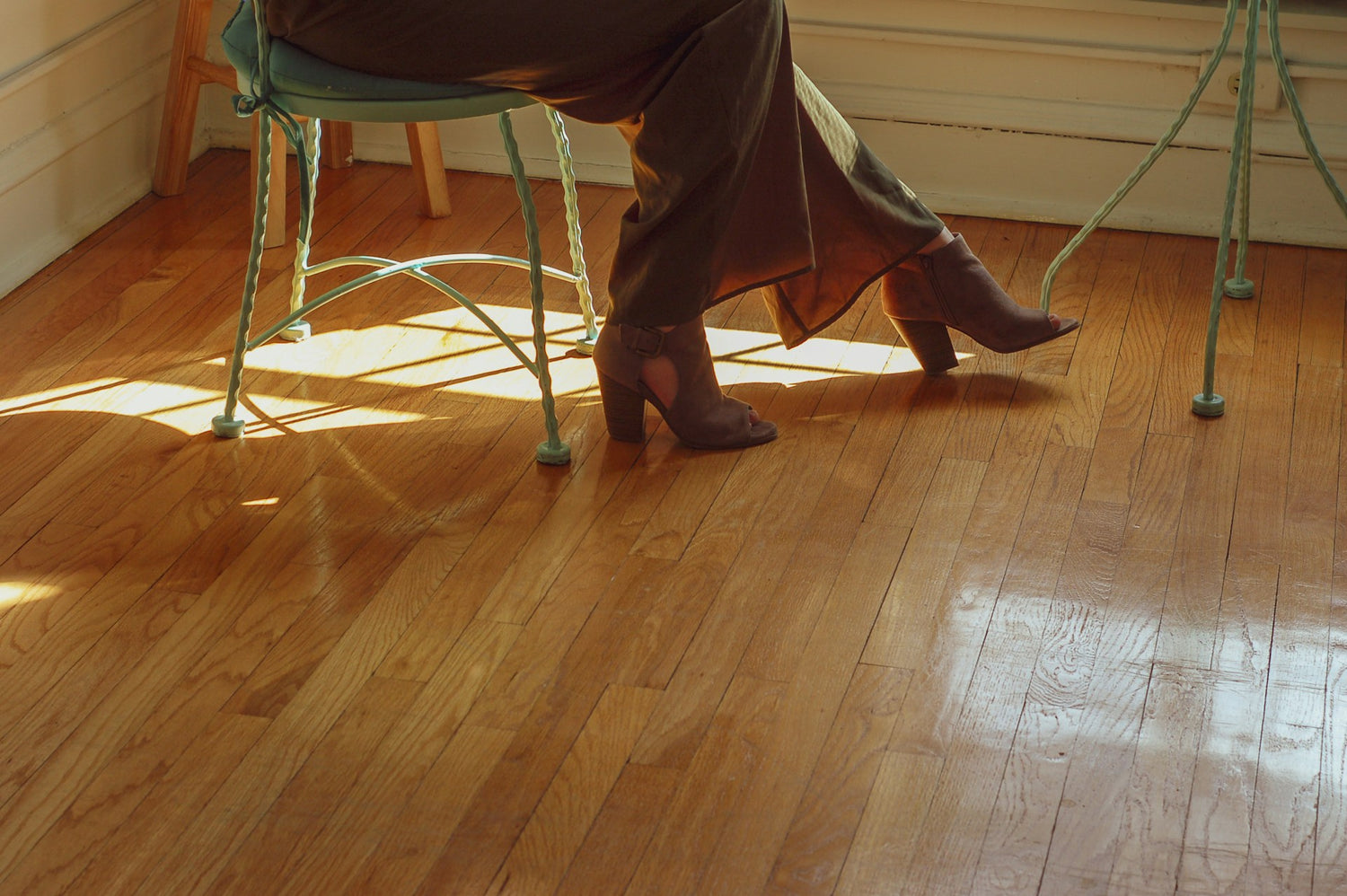 How to Clean Laminate Floors Without Leaving a Film