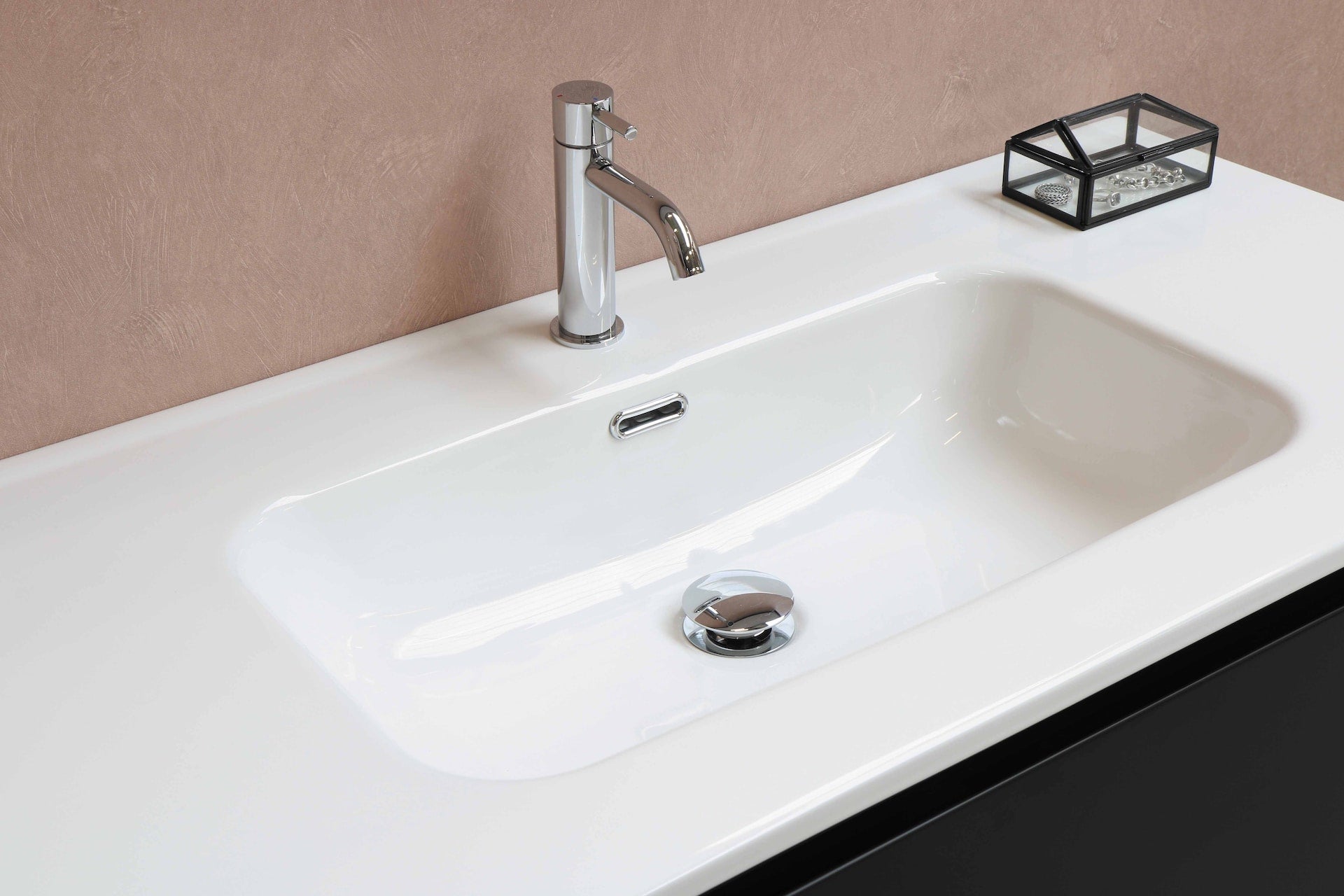 How to Clean a Porcelain Sink