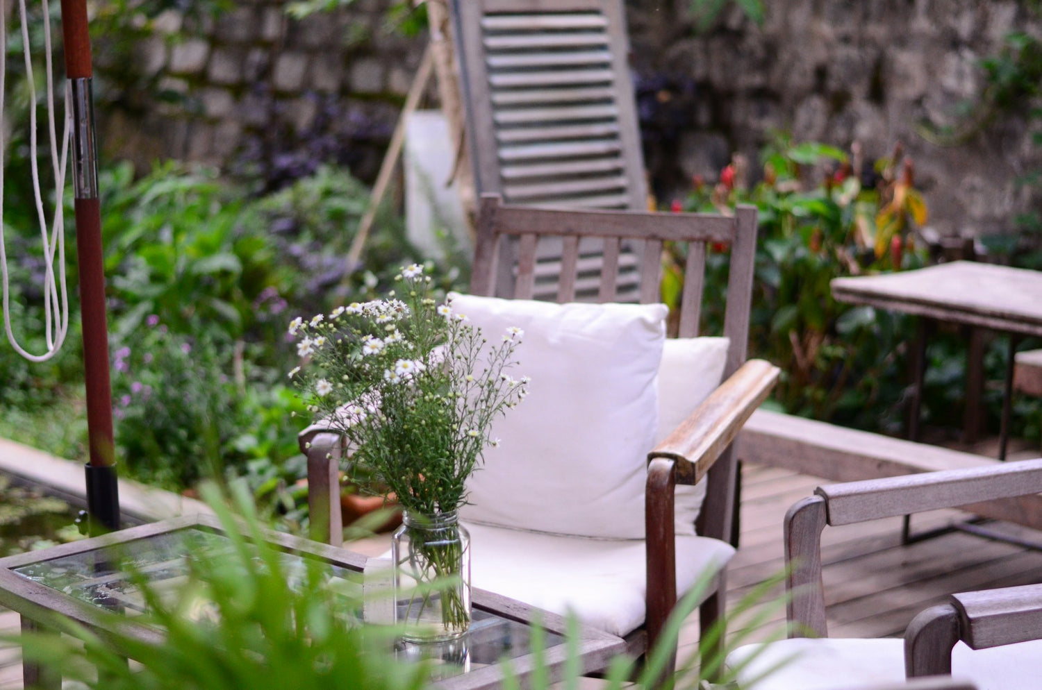 How to Clean and Maintain Outdoor Cushions